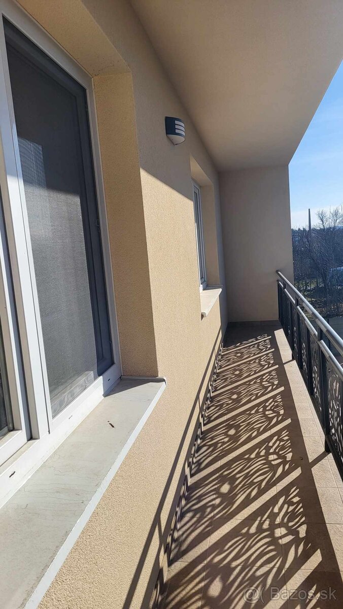 Na preda Rd s 3 bytovými jednotkami Levice