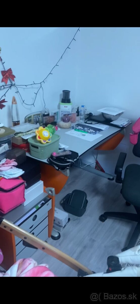 Stol pre stavbára alebo architekta.