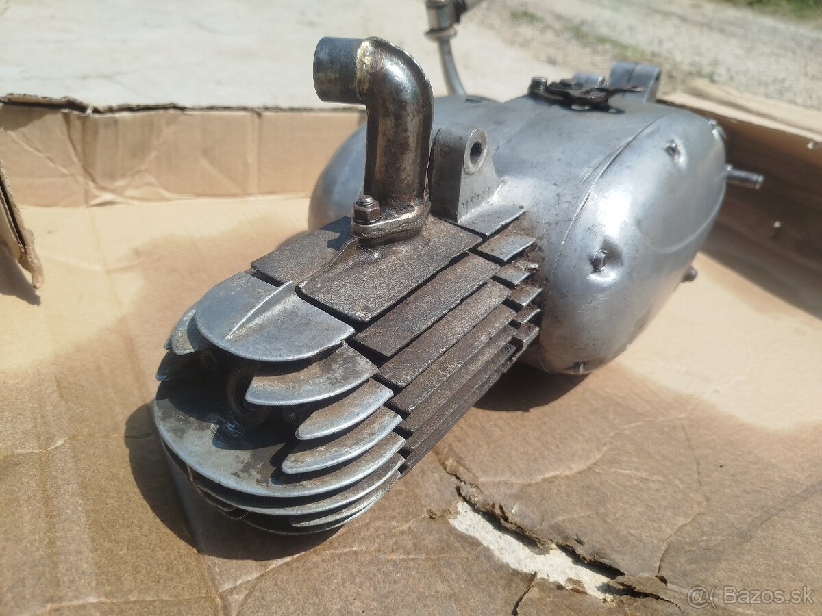 Jawa 555 motor
