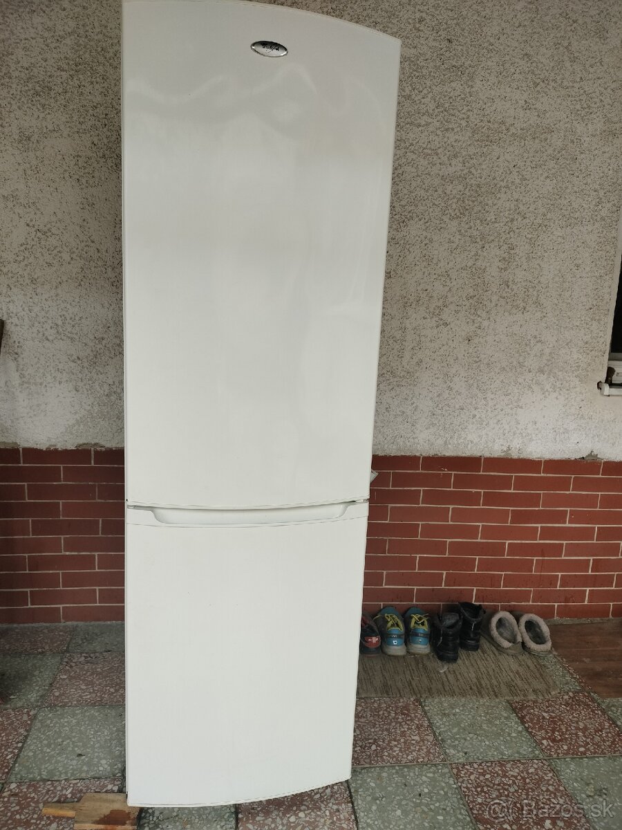 Chladnička s mrazničkou Whirlpool