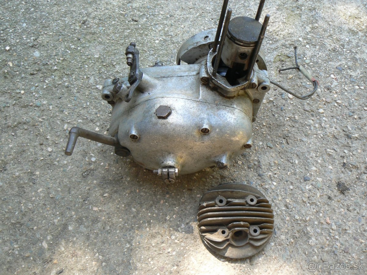 Starý motor z DKW-RT-100