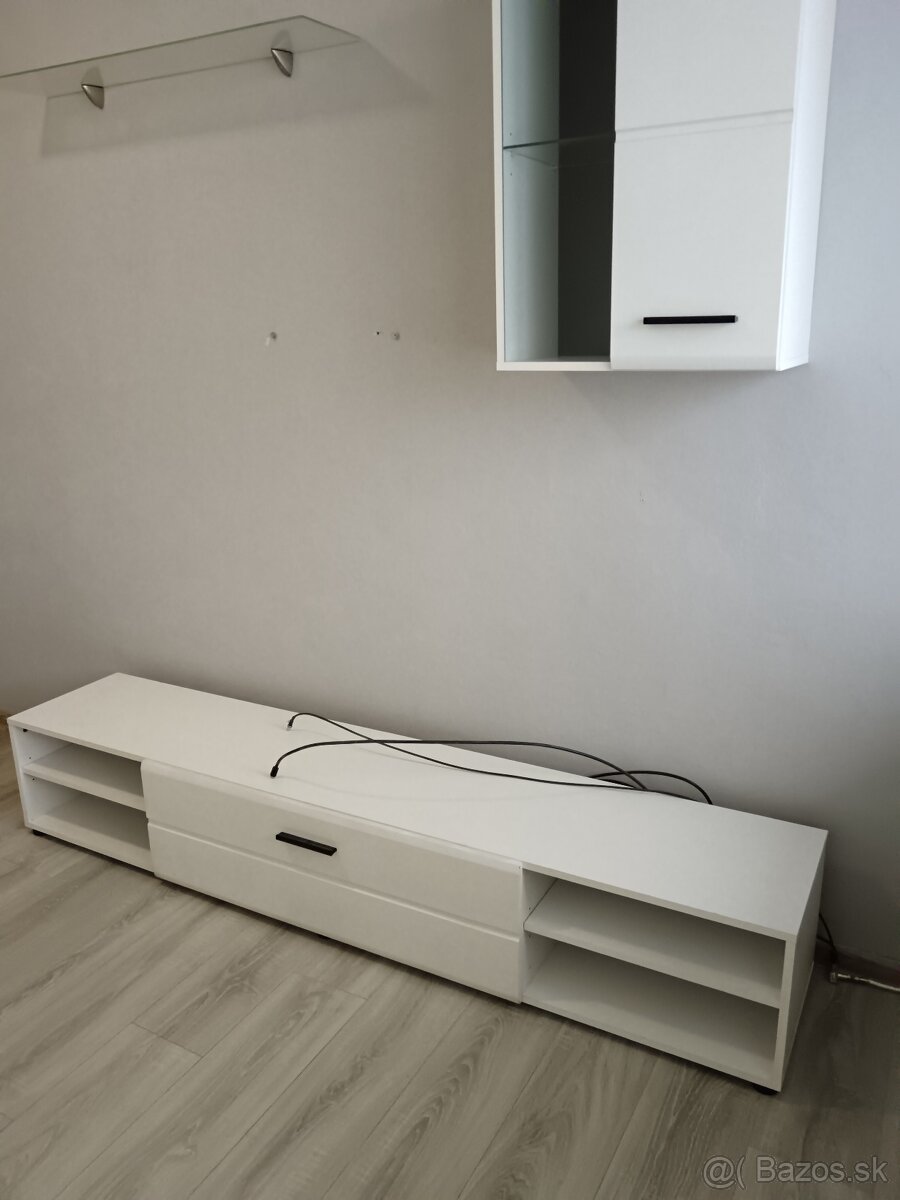 MODERNÁ ELEGANTNÁ SKRIŇKA + TV STOLIK