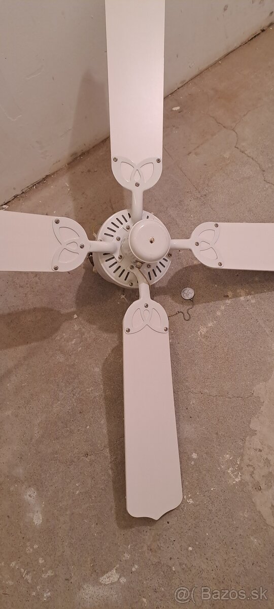 Stropny ventilator