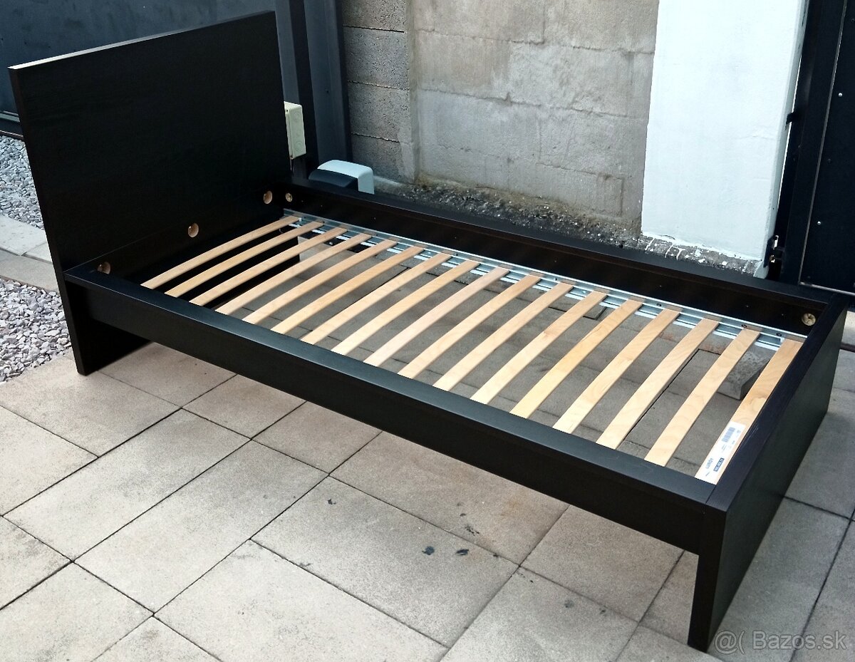 Ikea MALM Rám postele, čierno-hnedá, 90x200 cm, rost, matrac