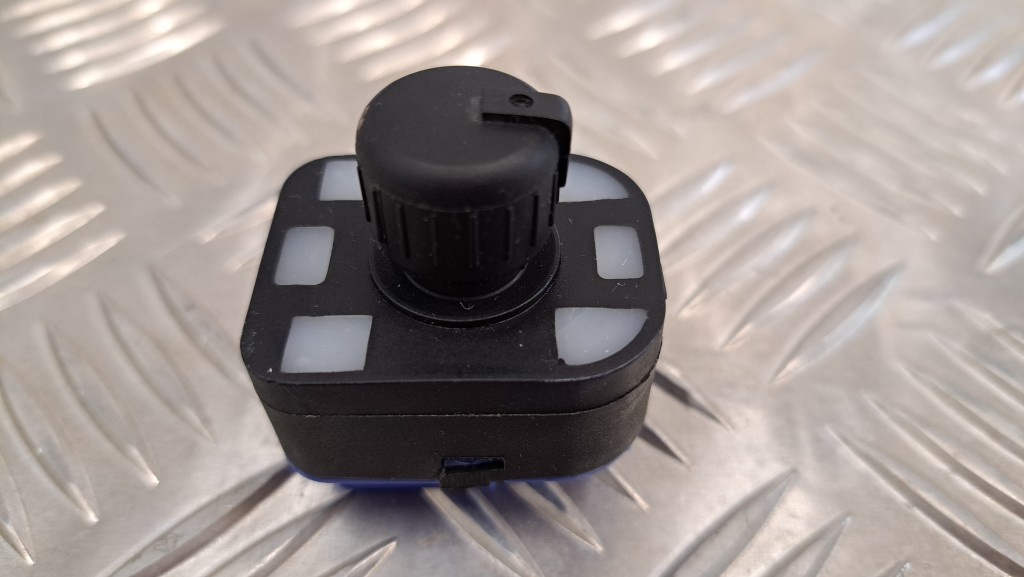 Joystick El. zrkadiel - AUDI A3 8P