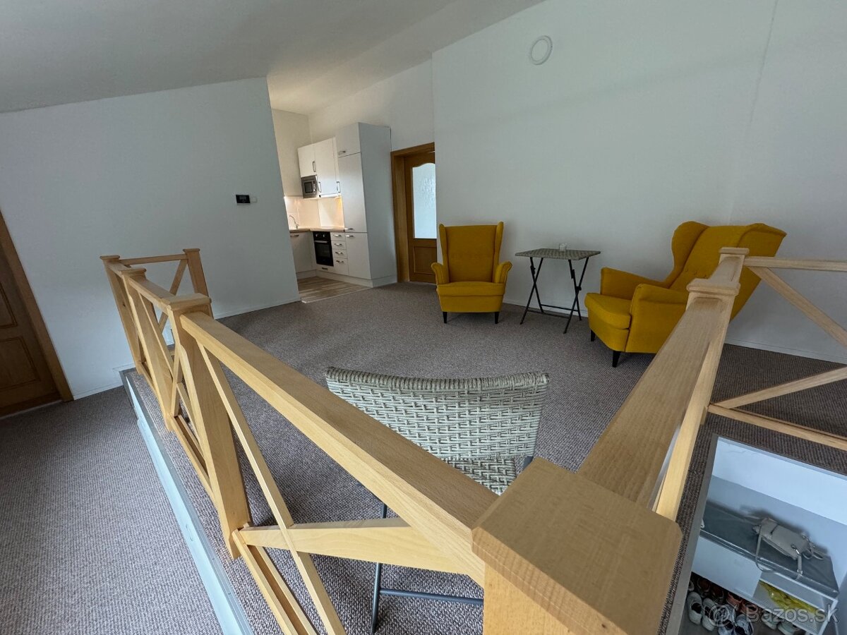 🏡 4-izbový byt s terasou, loggiou a záhradou – Banka pri Pi
