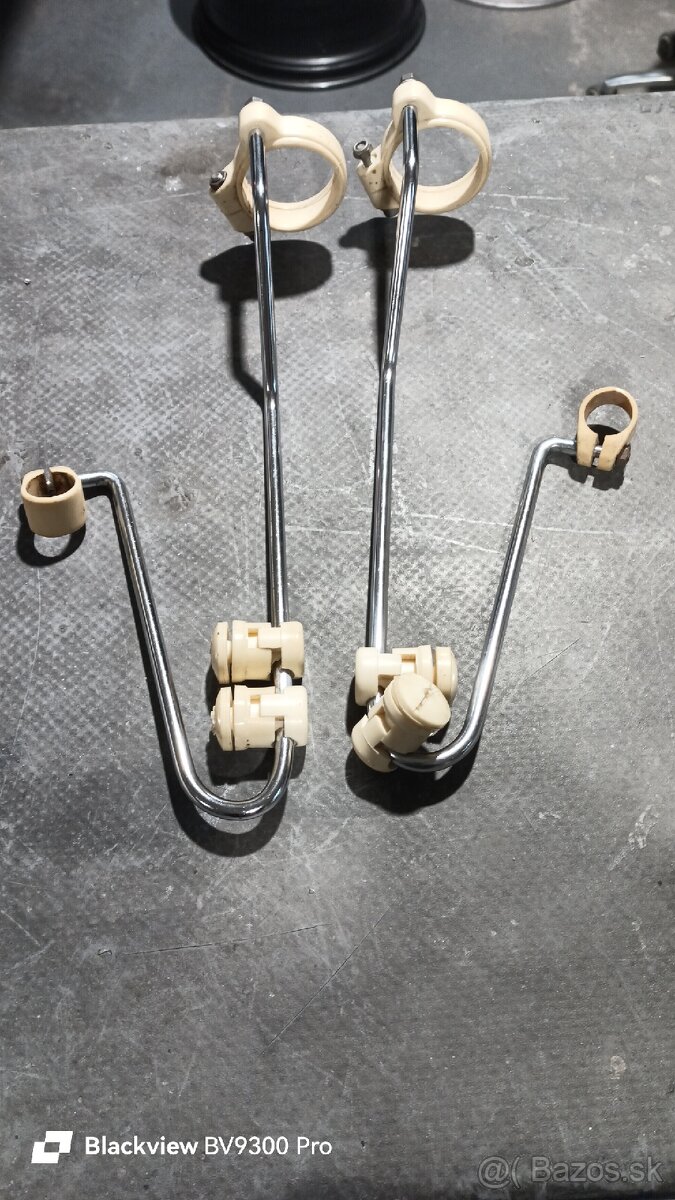 Jawa držiaky plexiskla