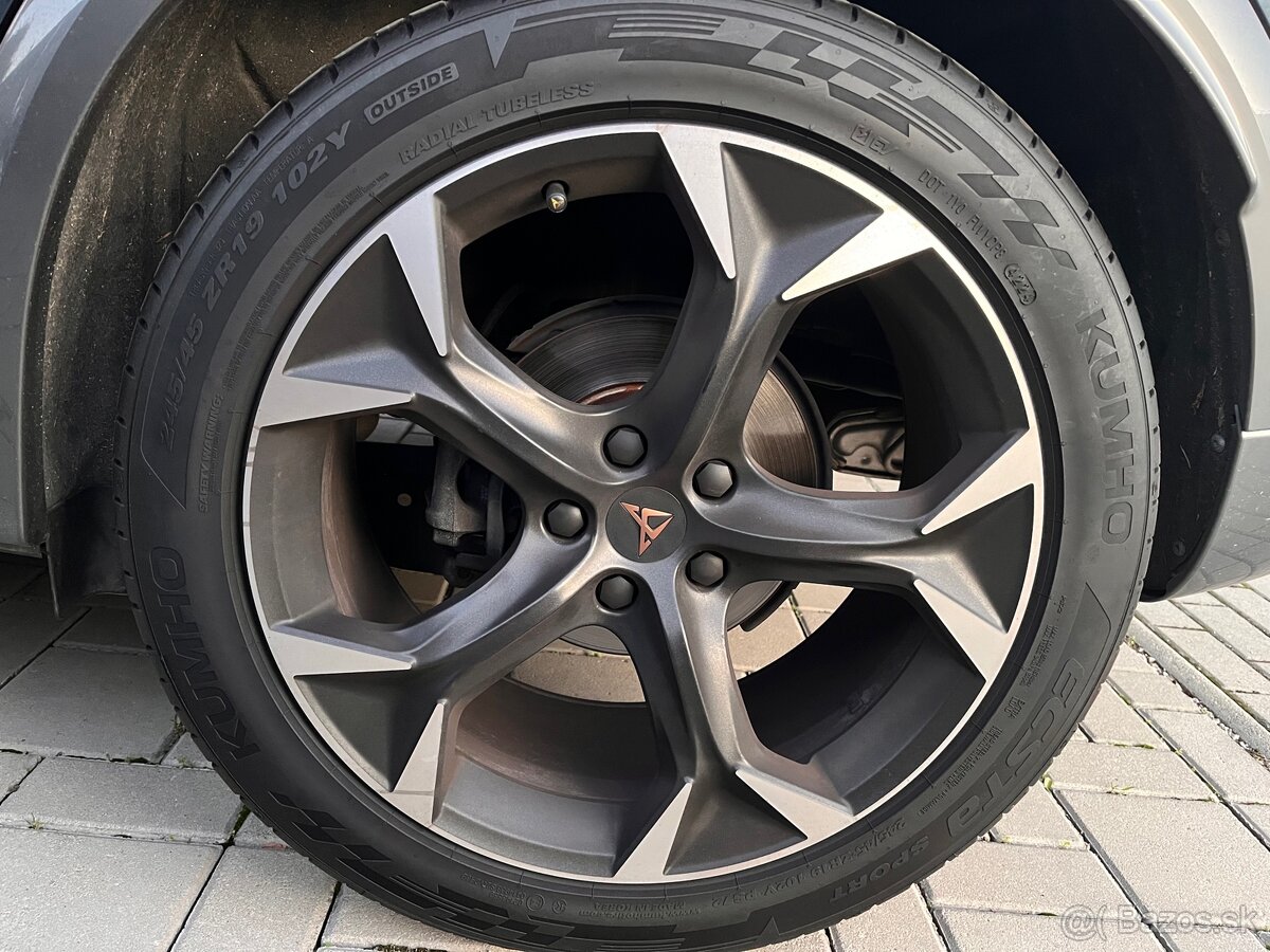 Predam letne pneu kumho 245/45 r19
