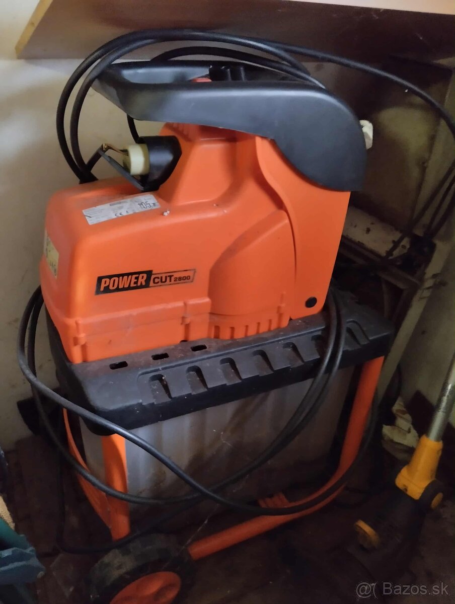 Predám drvič konárov a záhradného odpadu