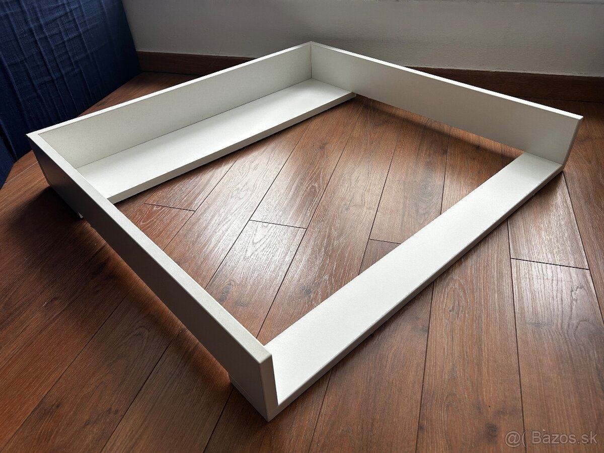 Prebalovací nádstavec na komodu