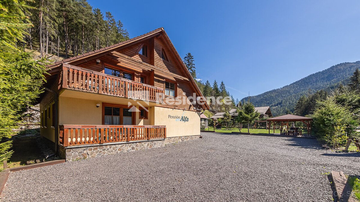 Zabehnutý penzión neďaleko Jasnej s veľkým pozemkom