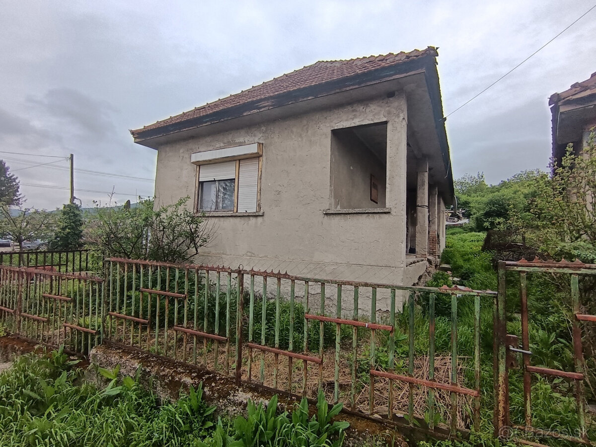 25 min. z Košíc 2-izbový rodinný dom v meste Gönc, Maďarsko