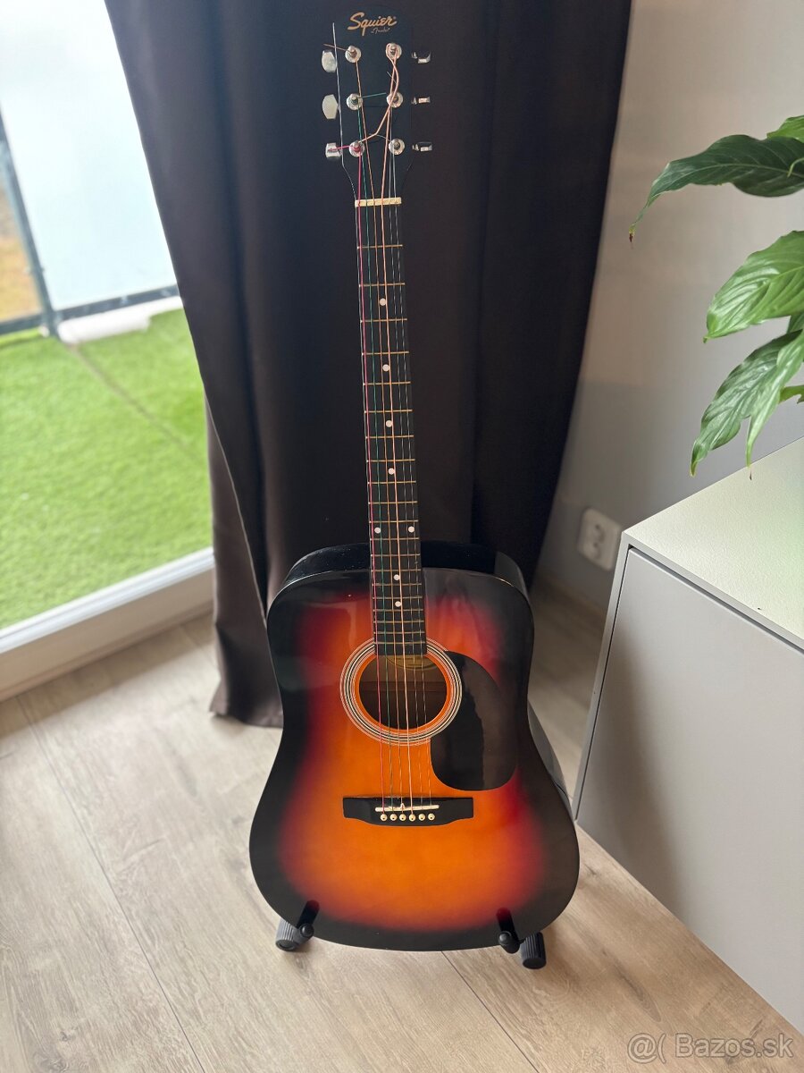 Akustická gitara