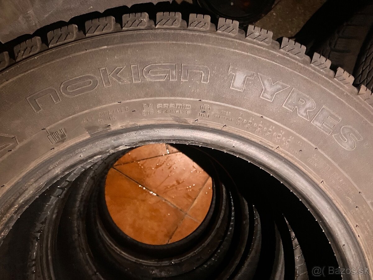 215/65 R16C zimné Nokian Tyres Dot3121