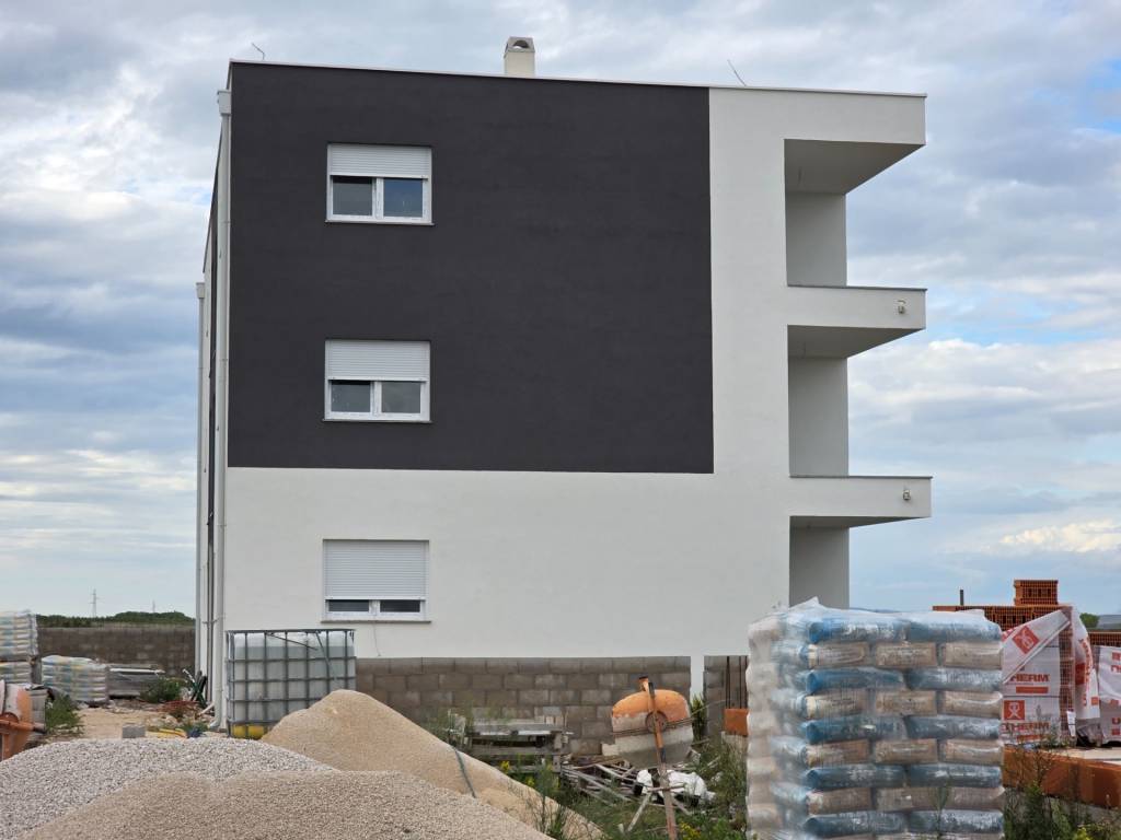 CHORVÁTSKO - Nové apartmány v pokojnej lokalite - SABUNIKE,