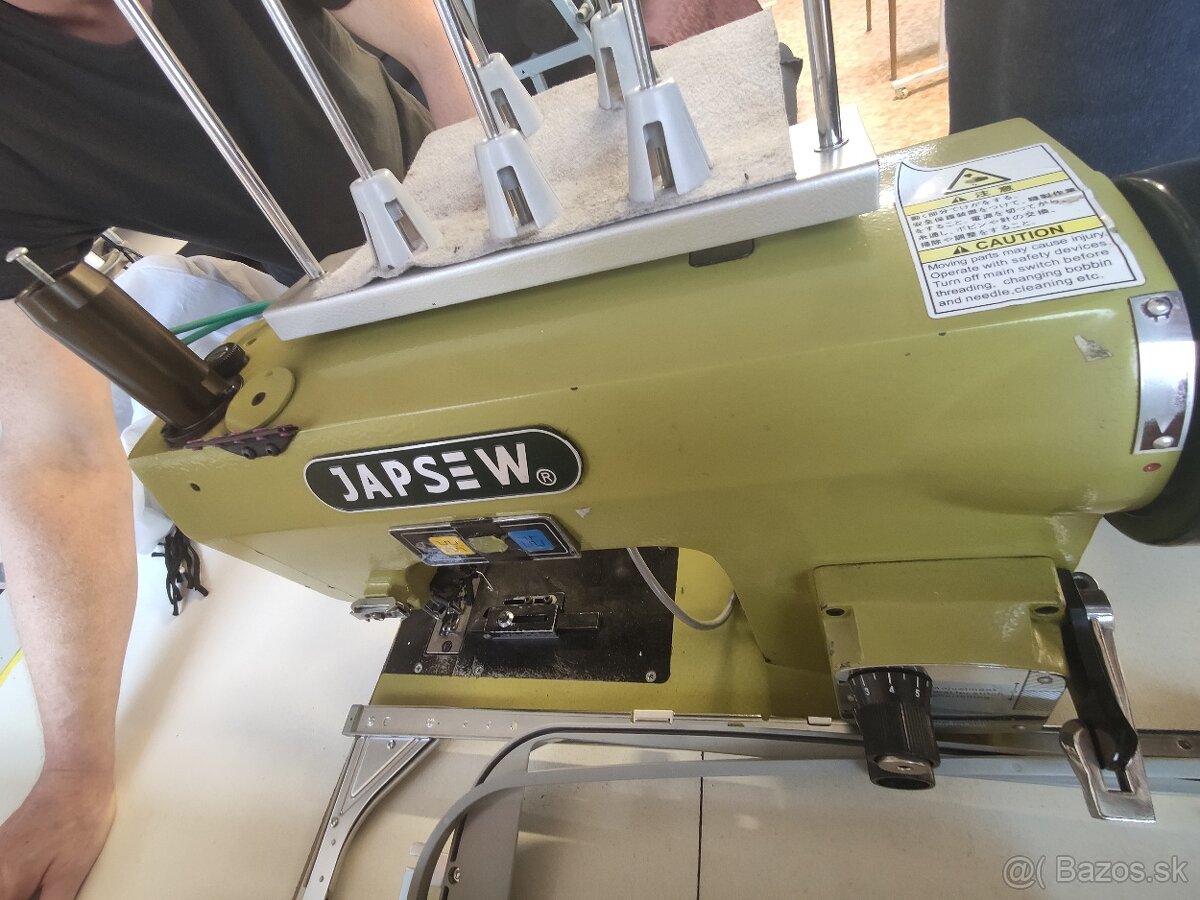 Šijací stroj na okrasný štep