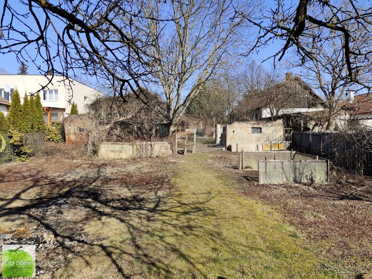 Stavebný pozemok, 7 min. od centra KE, rovina, 815 m2