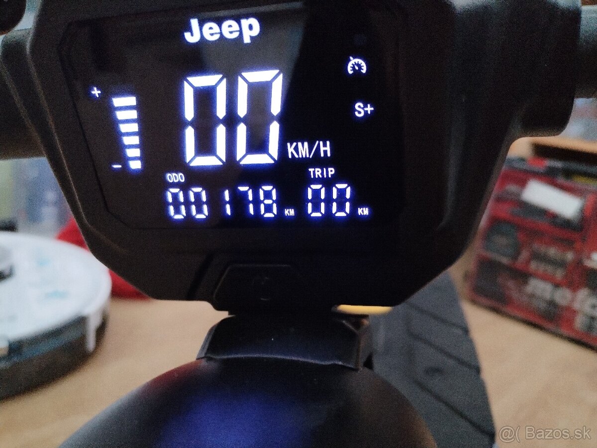 Elektrická kolobežka Jeep