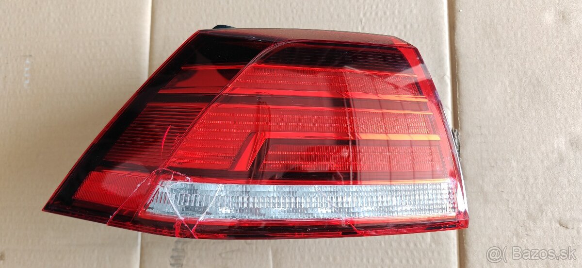 Zadné LED svetlo Golf 7 poškodené