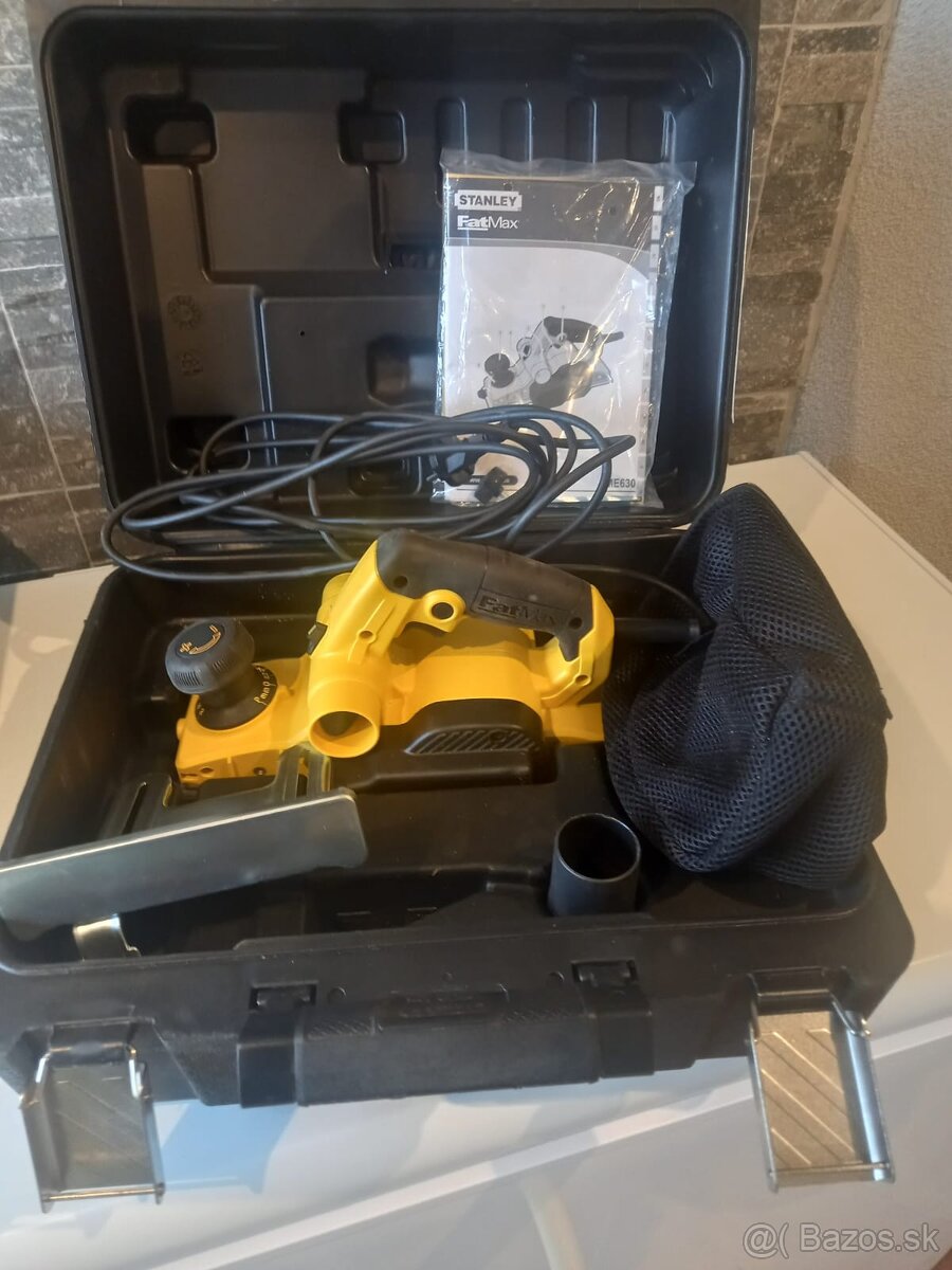 Elektrický hoblík Stanley FME630K QS