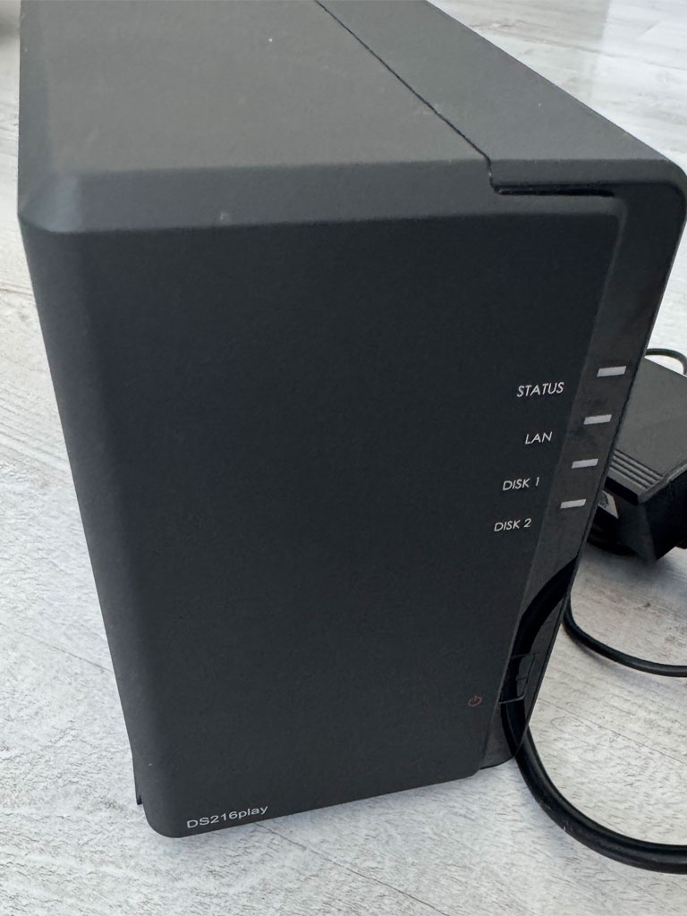 Synology DS216play bez HDD