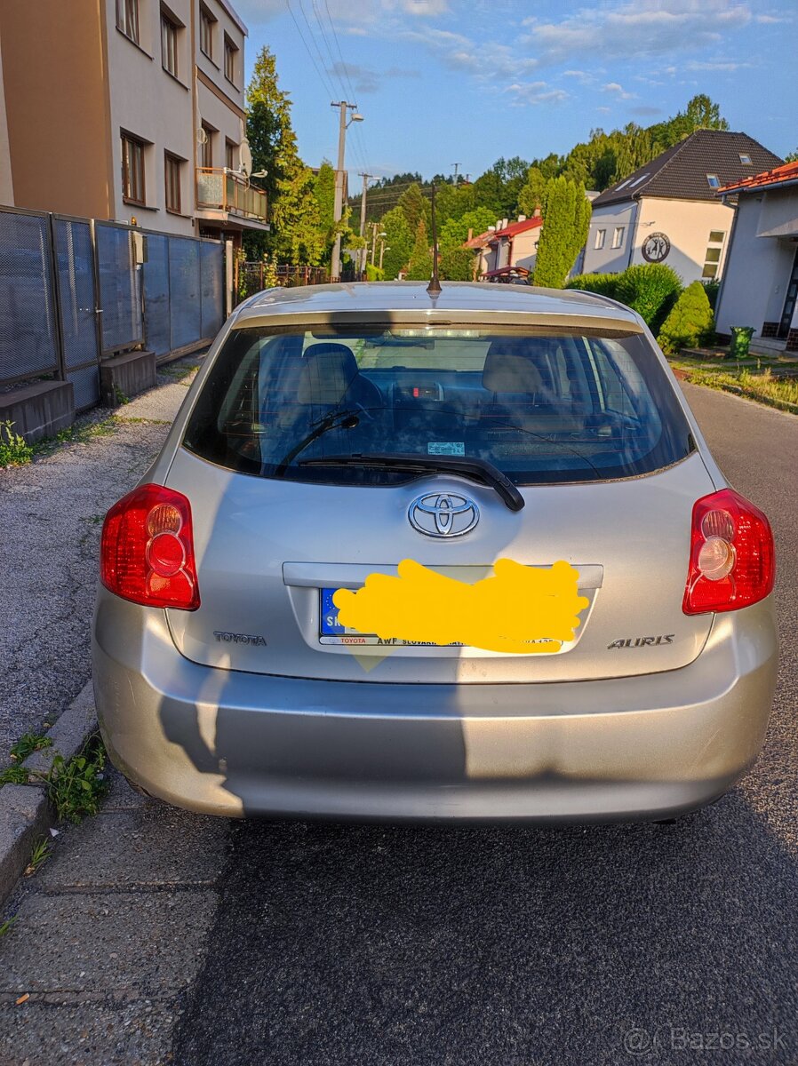 Predám Toyotu Auris 1,33 i