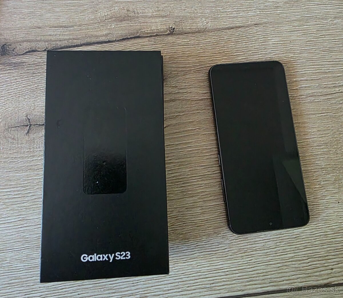 Predam Samsung S23 256GB v ciernej farbe