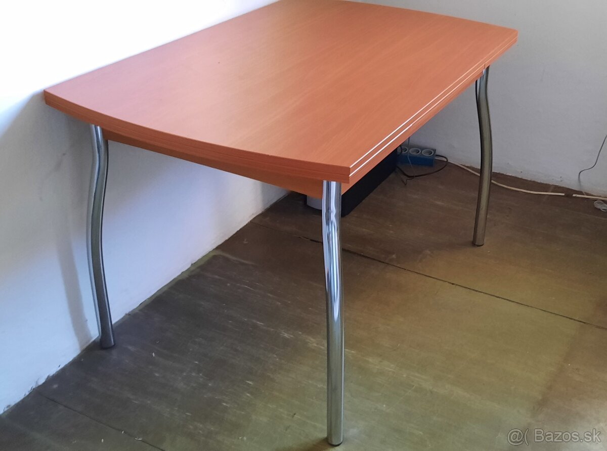 rozkladací stôl