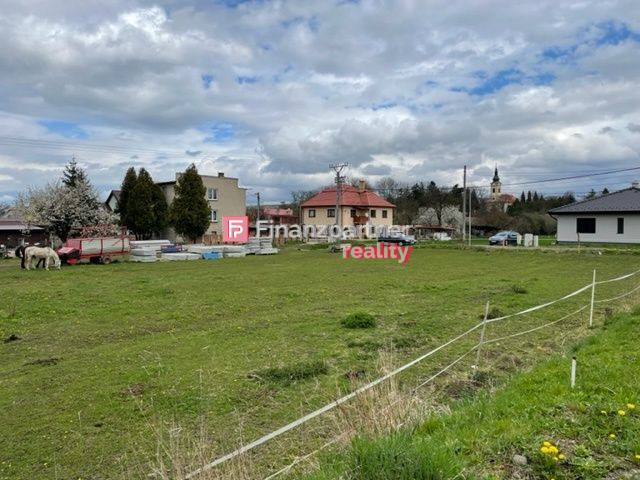 Sólo stavebný pozemok v Petrovanoch pod kaštielom  (F193-14-