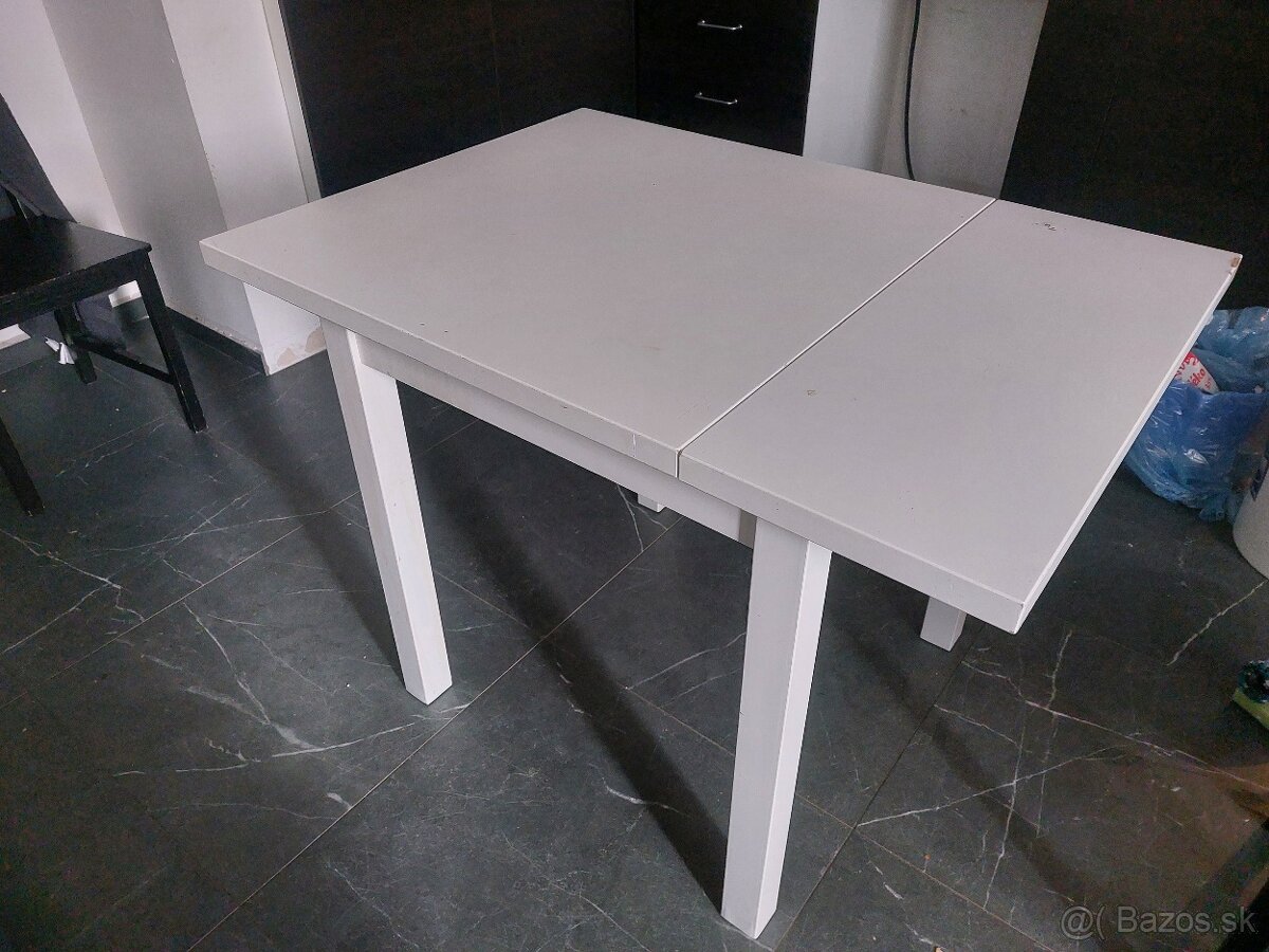 Predám rozkladací stôl Ikea