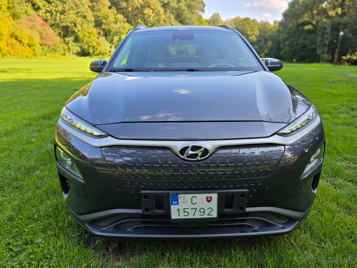 Hyundai KONA electric 150 Premium+ 64kWh tep.cerpadlom
