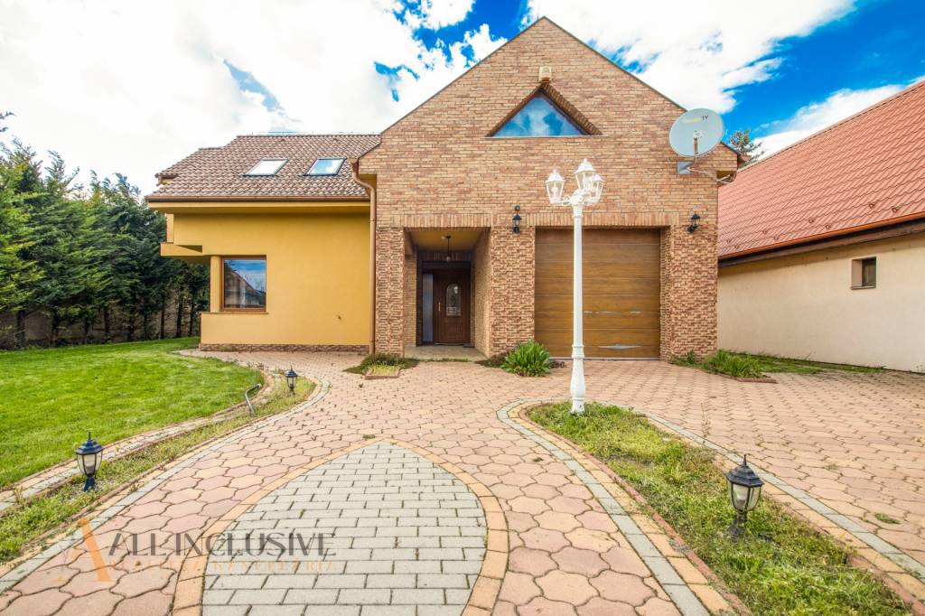 ALL INCLUSIVE l NA PRENÁJOM 6 IZBOVÝ RODINNÝ DOM, POVODA