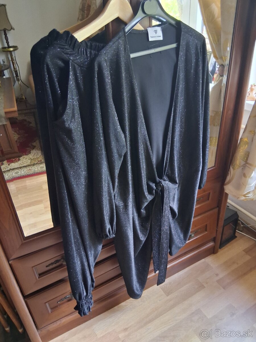 Predam novy damsky kostym Paparaci..