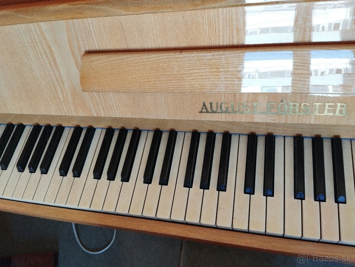 Klavír Forester