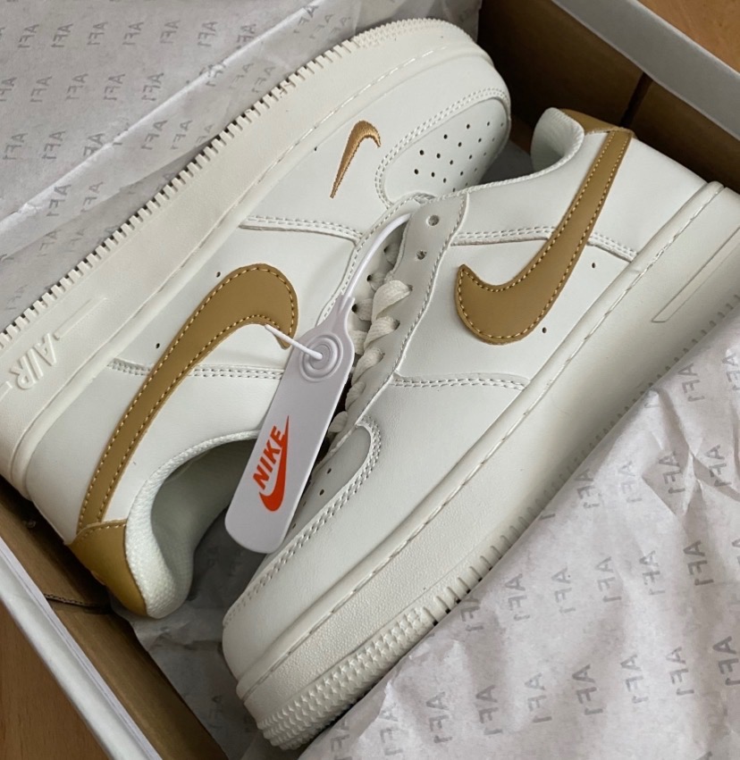 Nové tenisky s krabicou