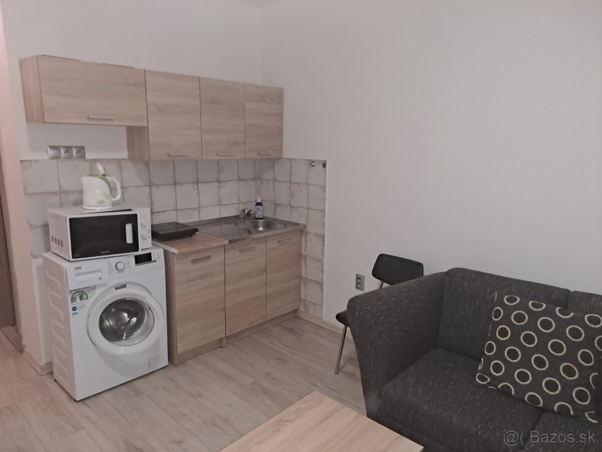 PRENÁJOM Garsónka Trenč.Teplice - Partizánska