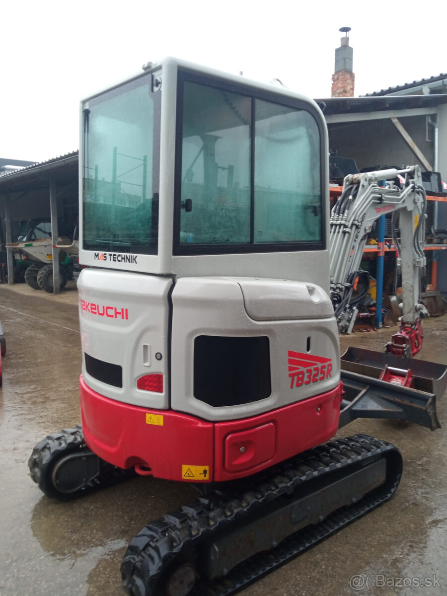 TAKEUCHI TB325R DIESEL - mini bager
