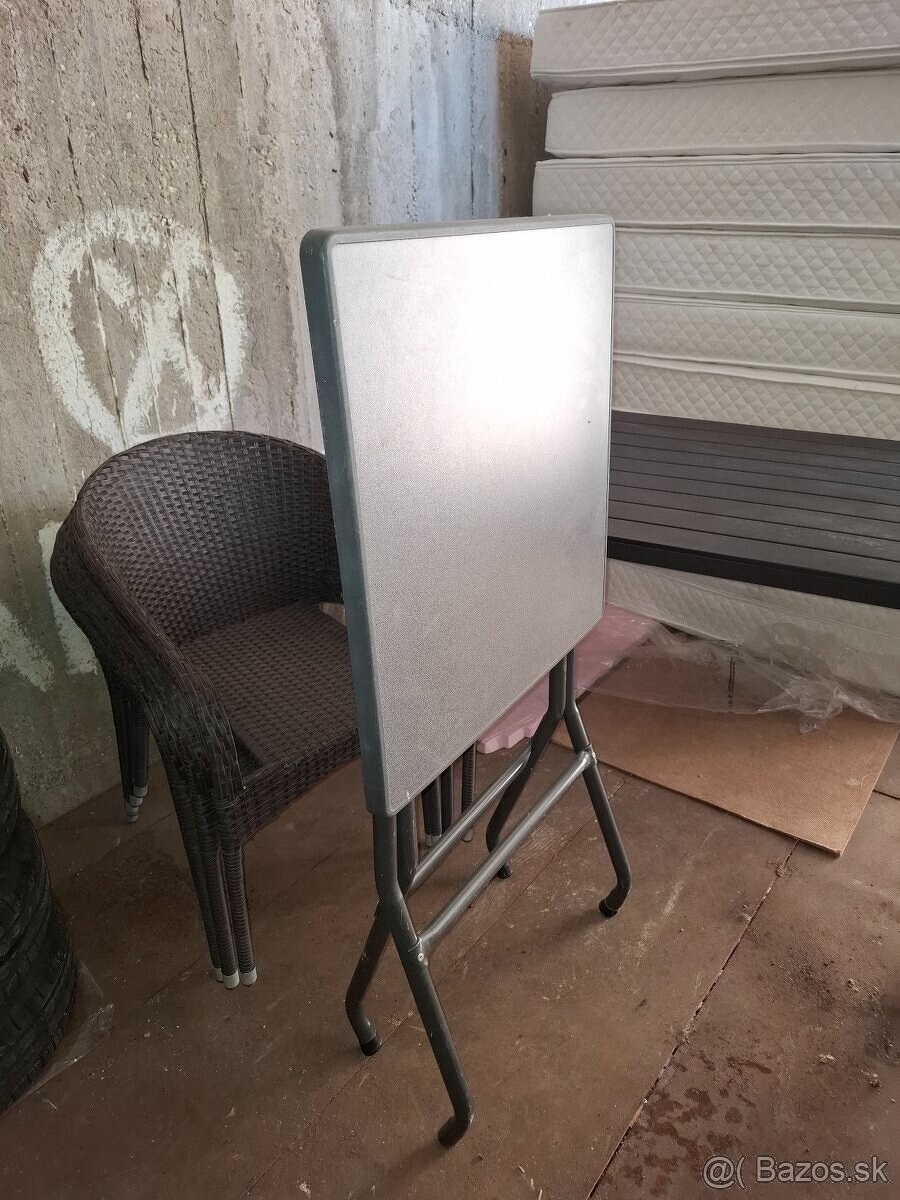 Stôl skladací