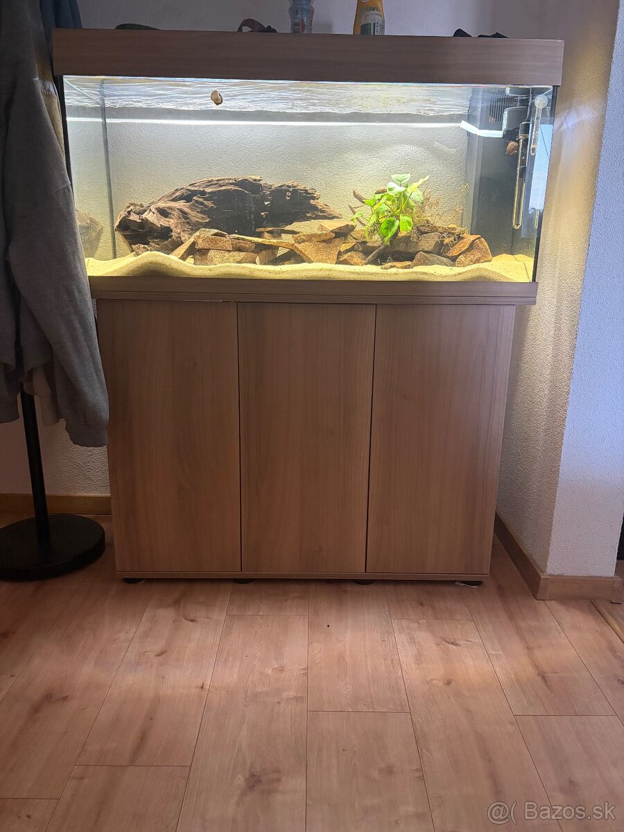 Predam akvarium juwel 180l