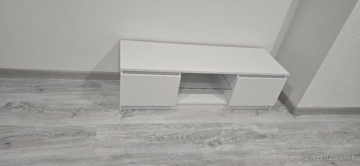 Tv stolík