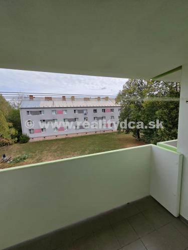 Predáme zrekonštruovaný 1-izbový byt v Dubnici nad Váhom
