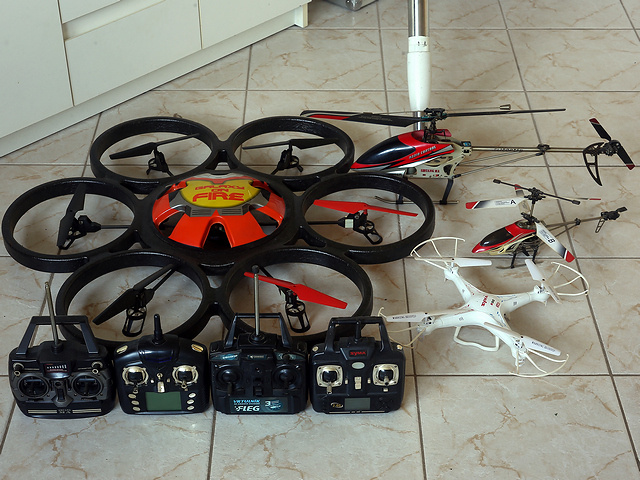 Lietajuce hračky, Drony + Helikoptérky