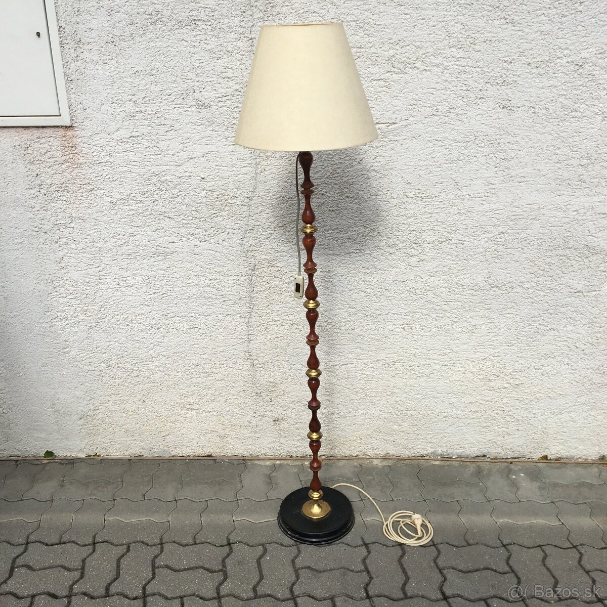 Retro starozitna podlahova stojata lampa drevena