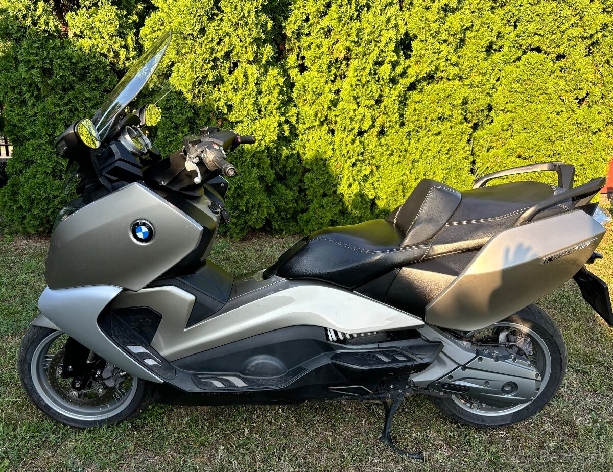 BMW C 650 GT skúter