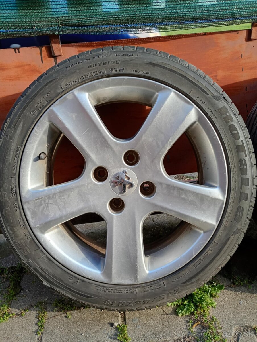 Letné pneumatiky na elektronoch