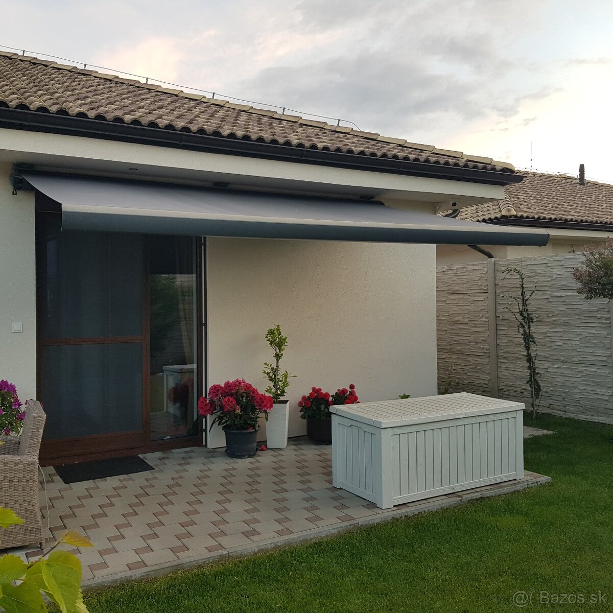 Predám elektrickú markízu s led ovládanim