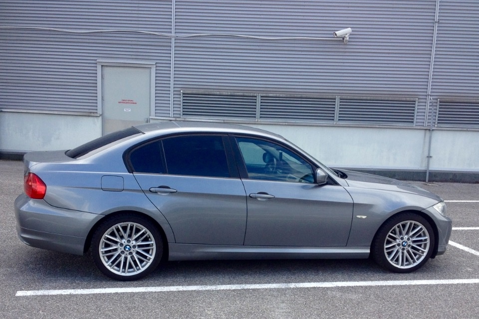 Nepojazdné - BMW E90 facelift, 318d, 2010