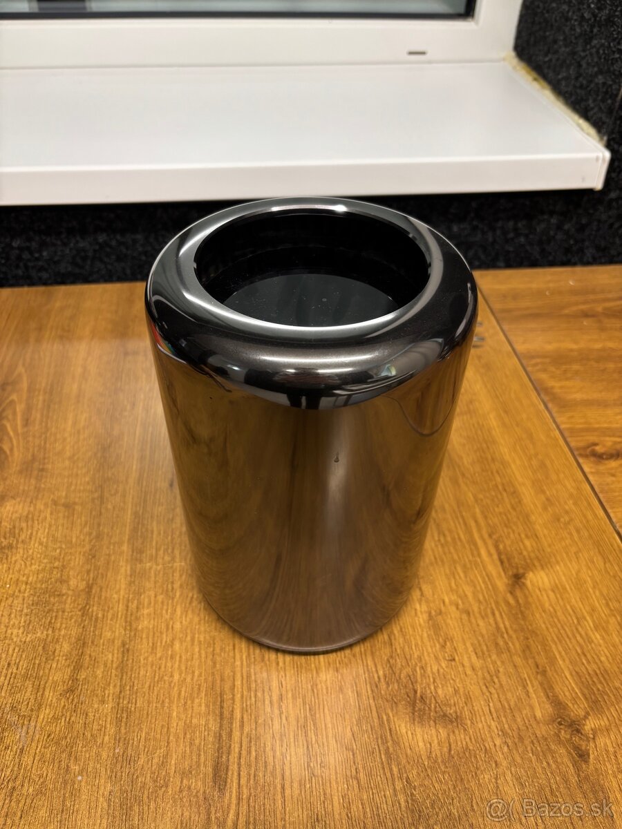 Mac Pro (Late 2013)