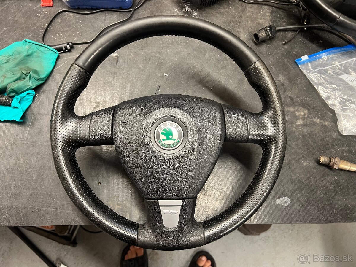 Predám trojramenný volant do Škoda Octavia RS Fabia RS