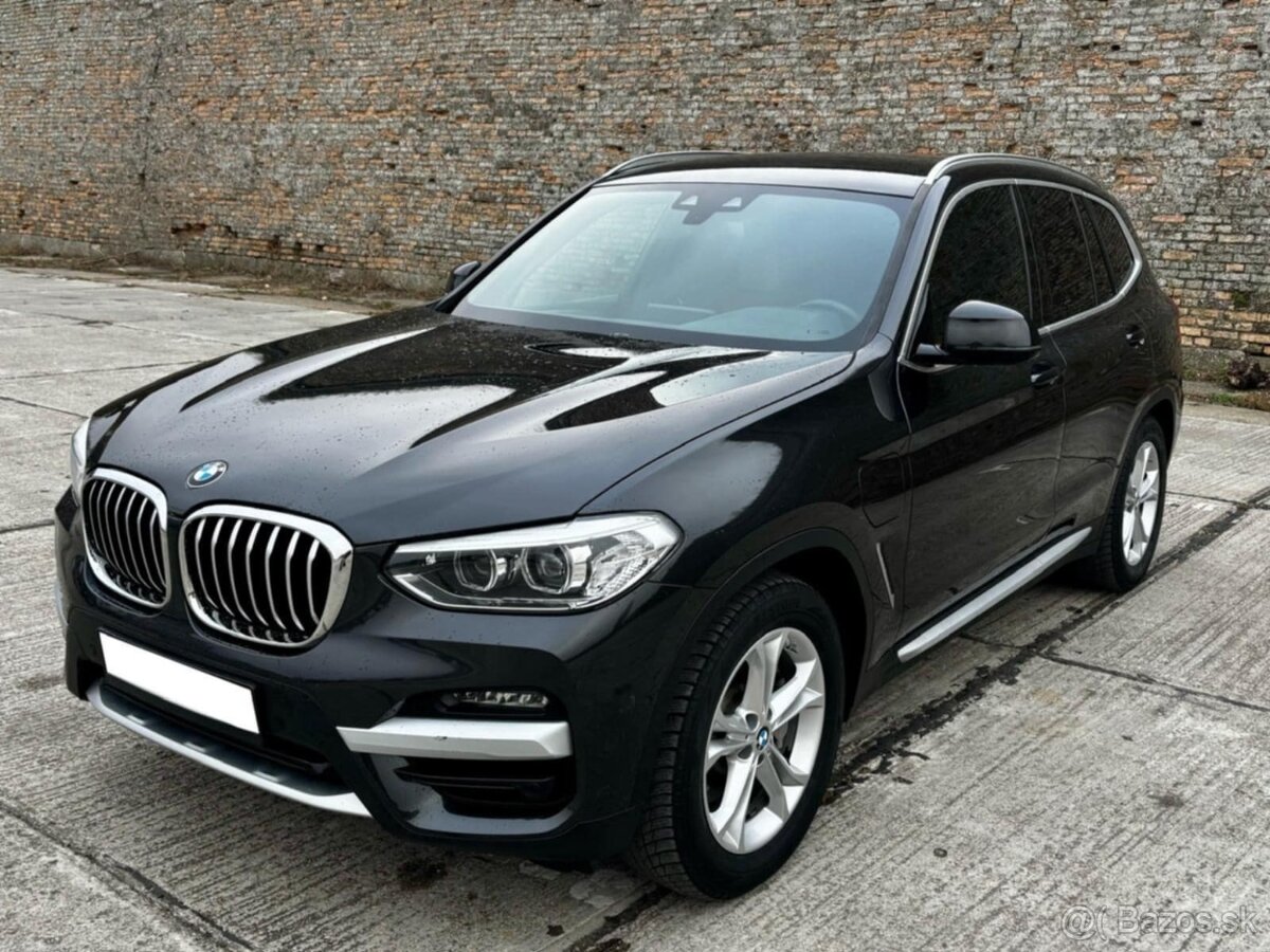 BMW X3 xDrive 30e xLine M-packet- NA NOTÁRSKU ZMLUVU
